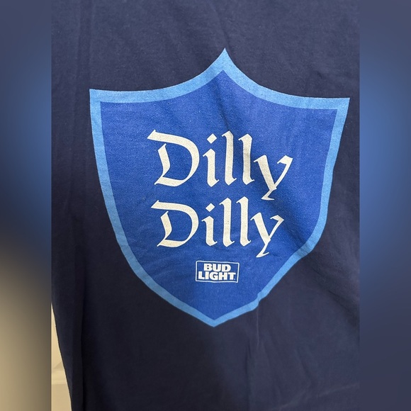 Dilly Dilly Bud Light T shirt XL - Picture 2 of 5